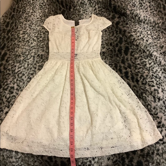 👻 2/$20 Guess Lace Ivory Dress - Picture 5 of 6